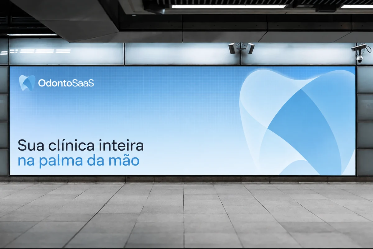Anúncio do OdontoSaaS em painel de metrô